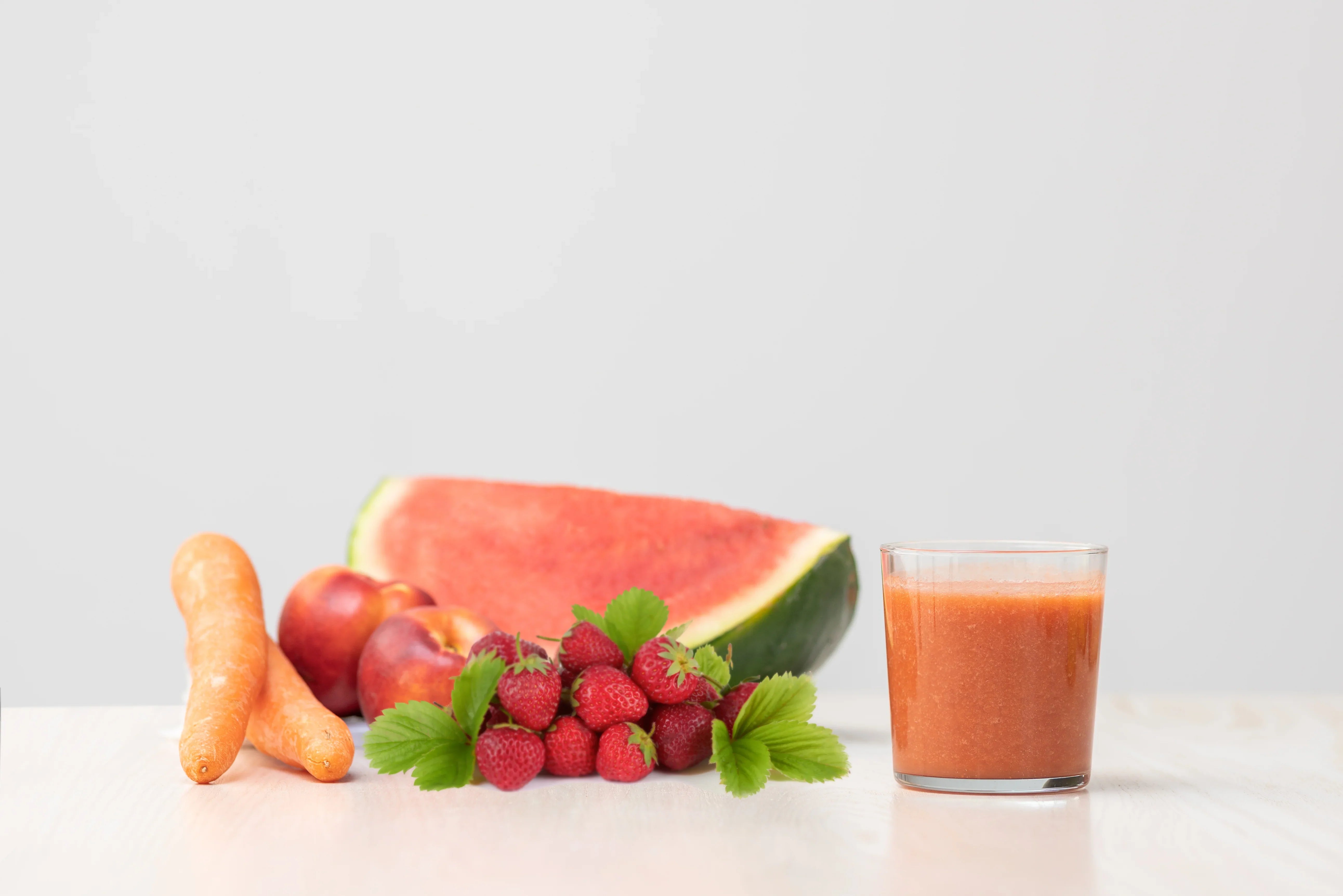 Receta smoothie de sandía, nectarina, zanahoria y fresa