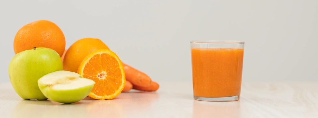 Smoothie de naranja, manzana verde y zanahoria